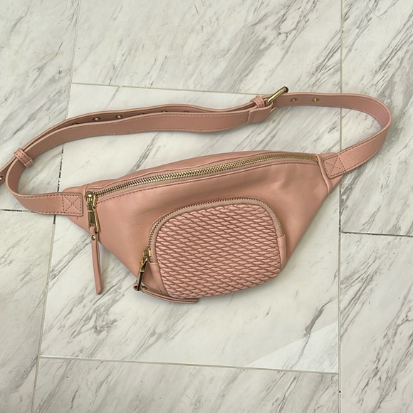 Elegant Pink Bag - Picture 1 of 6